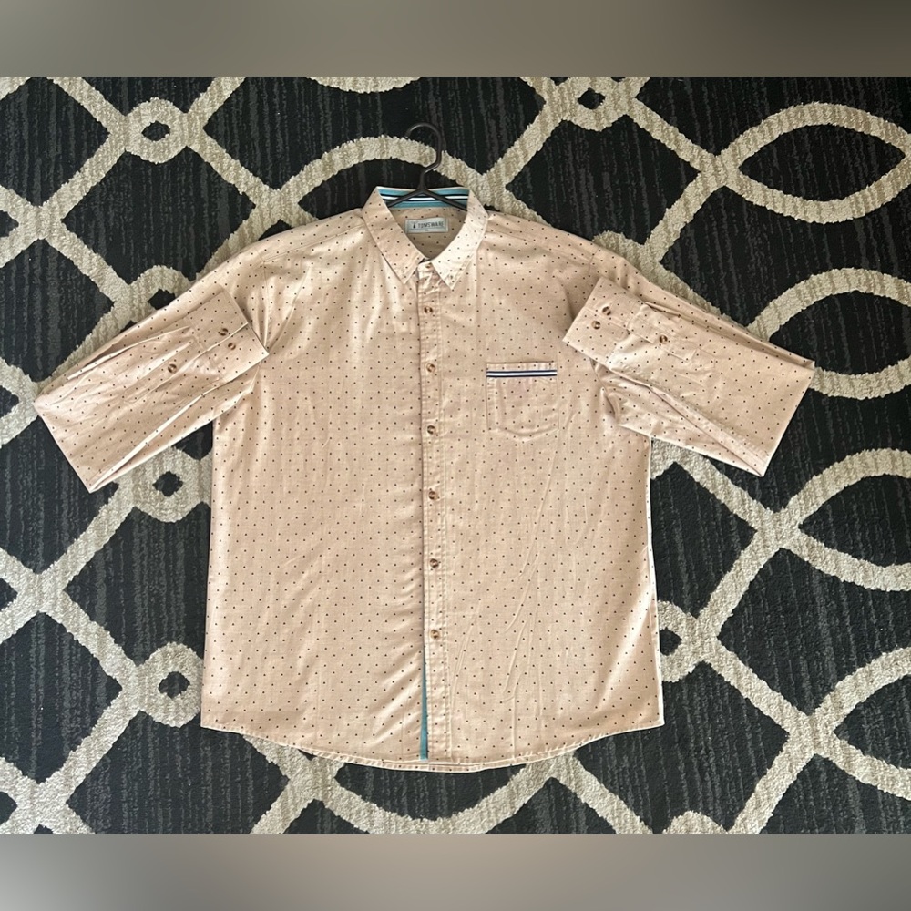 TOMSWARE-Cream Button Down W/ triangle print~long sleeve casual button down